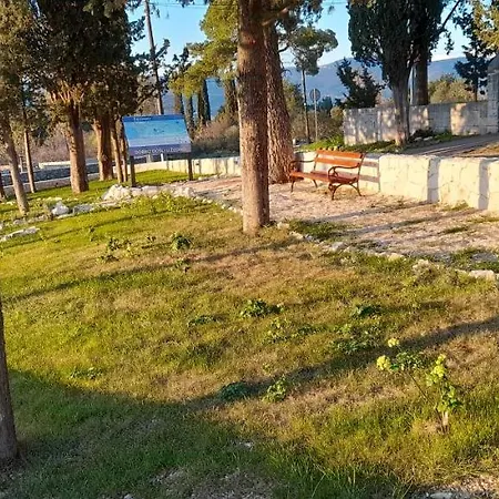 Bridgeview * トロギール