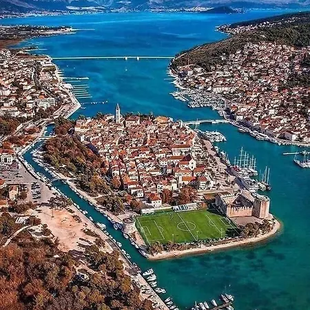 Bridgeview * Τρογκίρ