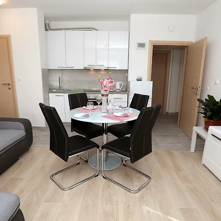 Bridgeview * トロギール