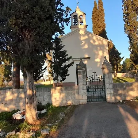 Bridgeview Apartman *