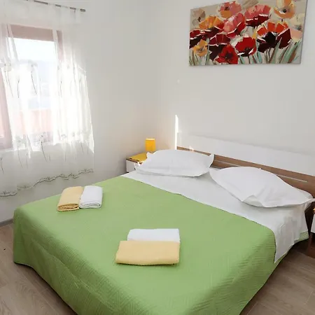 Bridgeview Apartman *